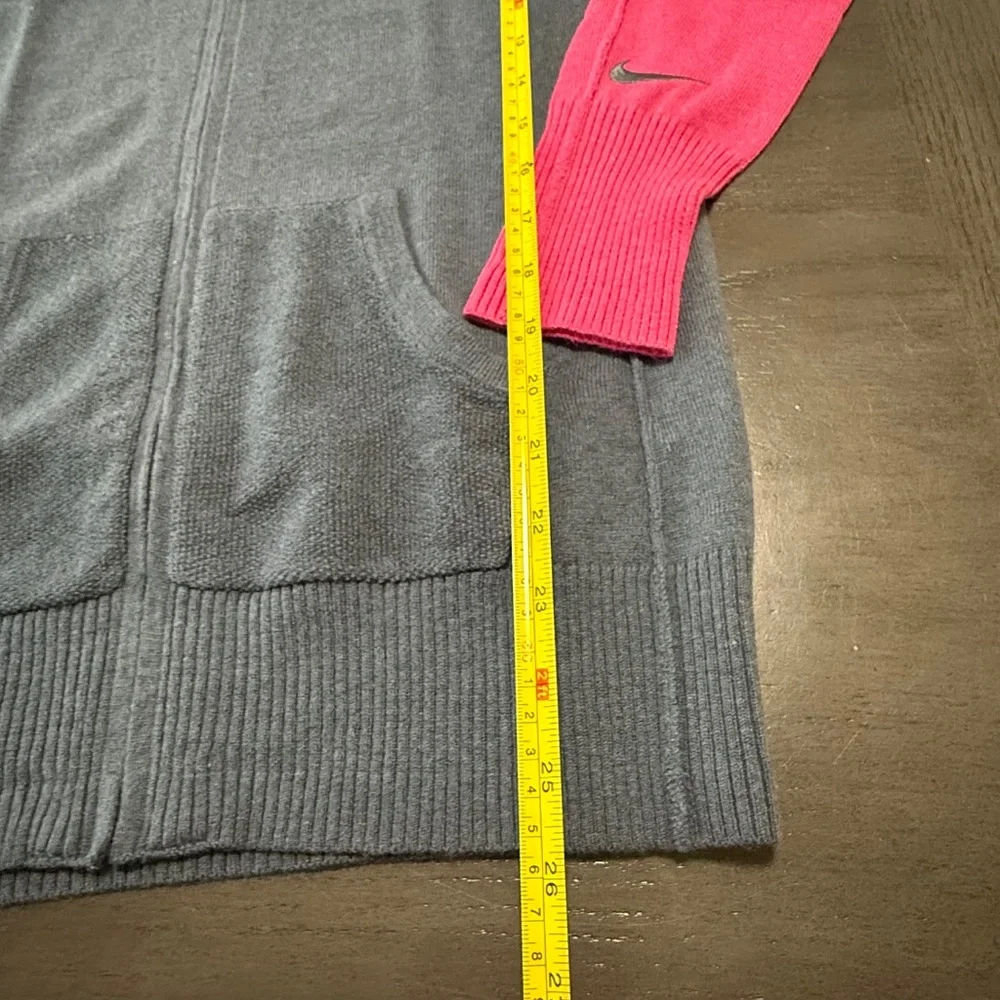 Nike Women’s Long Sleeve Zippered Knit‎ Cardigan With hood Size S